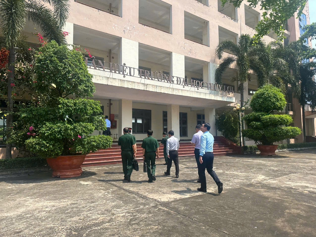 Rà soát cơ sở vật chất khu giảng đường, hội trường